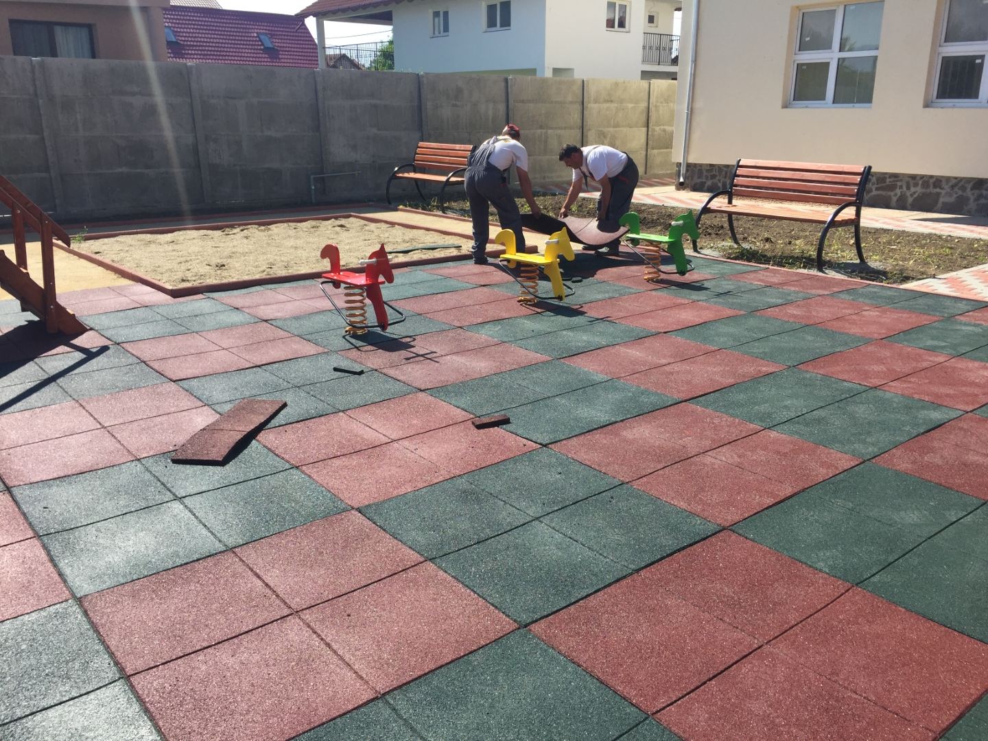 Amenajare-exterioara-si-loc-de-joaca-Gradinita-04