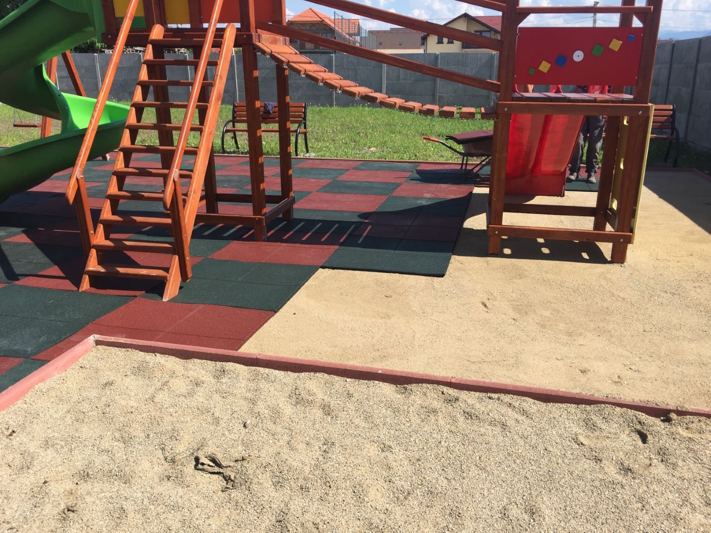 Amenajare-exterioara-si-loc-de-joaca-Gradinita-05